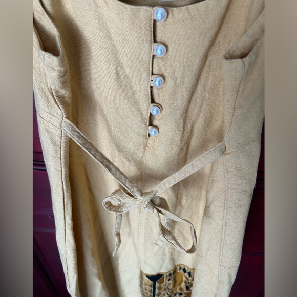 RUNVS Long Maxi Dress With Decorative Design on Front and Back - Picture 4 of 6